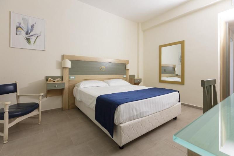 Summit Hotel - image 7