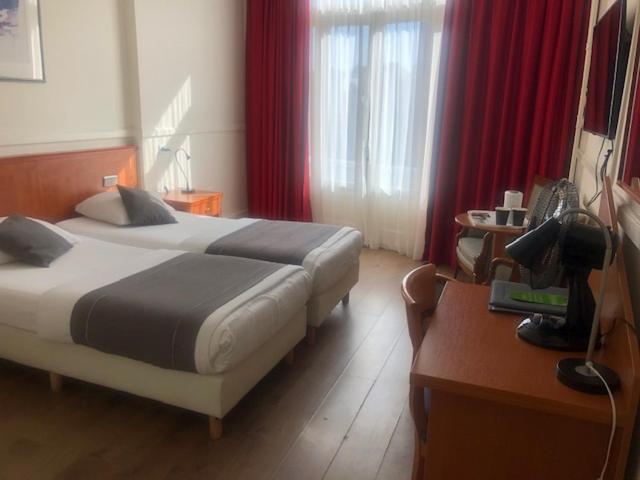 Double or Twin Room image 2
