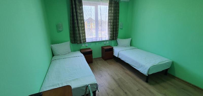 Twin Room image 4