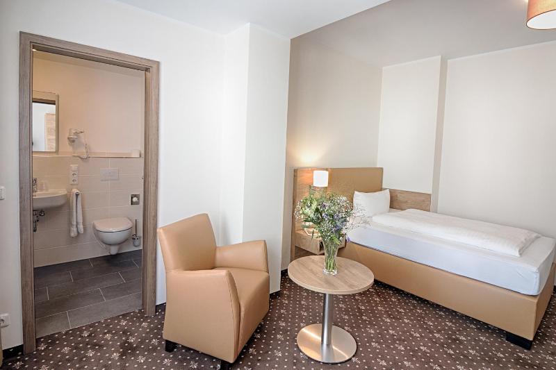 Comfort Single Room image 2