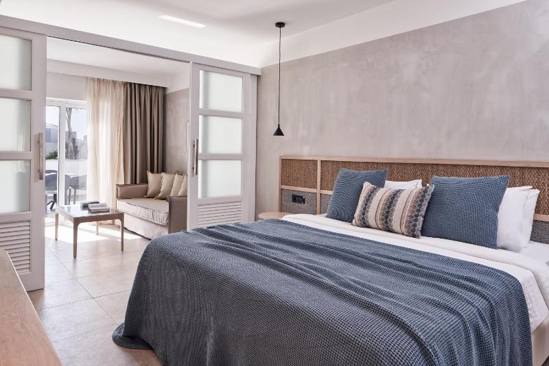 Family Room Inland View image 1