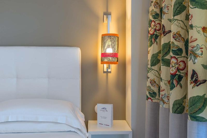 Double or Twin Room image 4