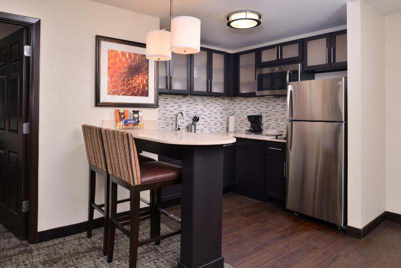 One-Bedroom King Suite image 4