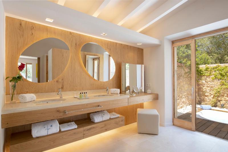 Villa with Private Pool image 3