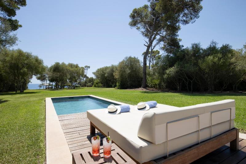 Villa with Private Pool image 4