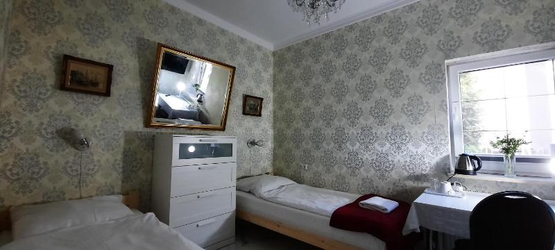 Deluxe Twin Room image 2