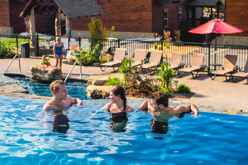 Luxury Lakefront Villa 2Mi to Silver Dollar City POOL Theatre Room Kayaks - image 9