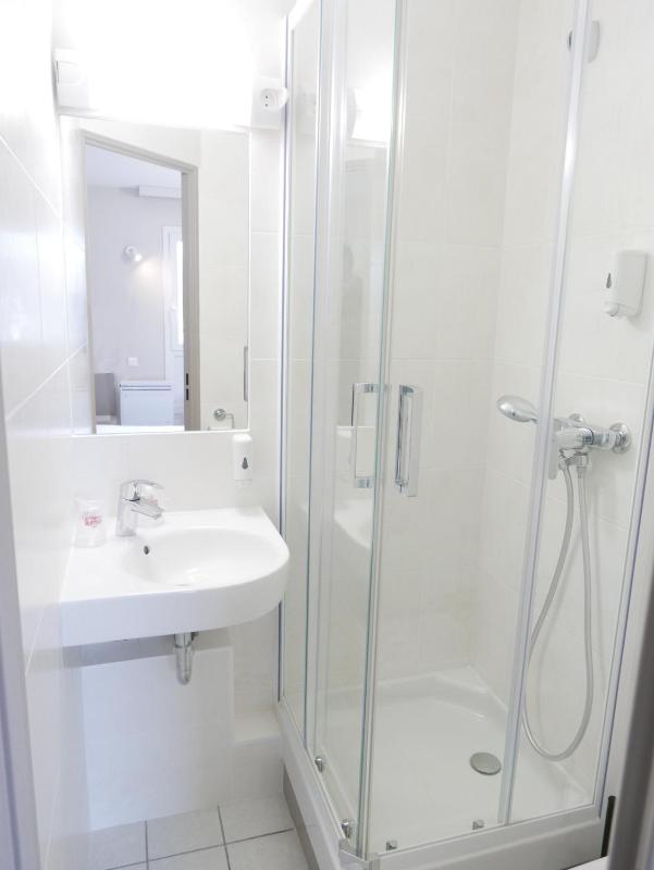 Double Room image 4