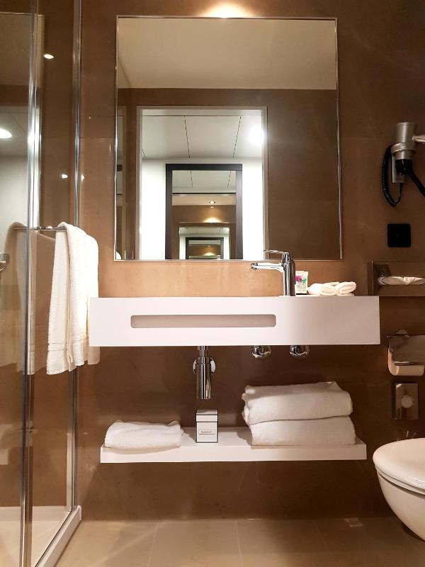 Double Room image 2