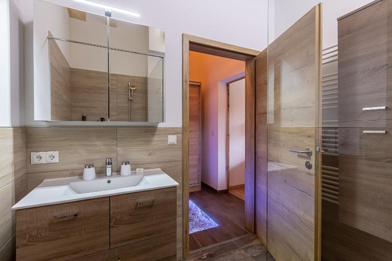 Double Room with Mountain View image 3