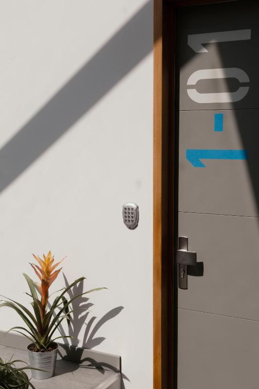 One-Bedroom Apartment image 1