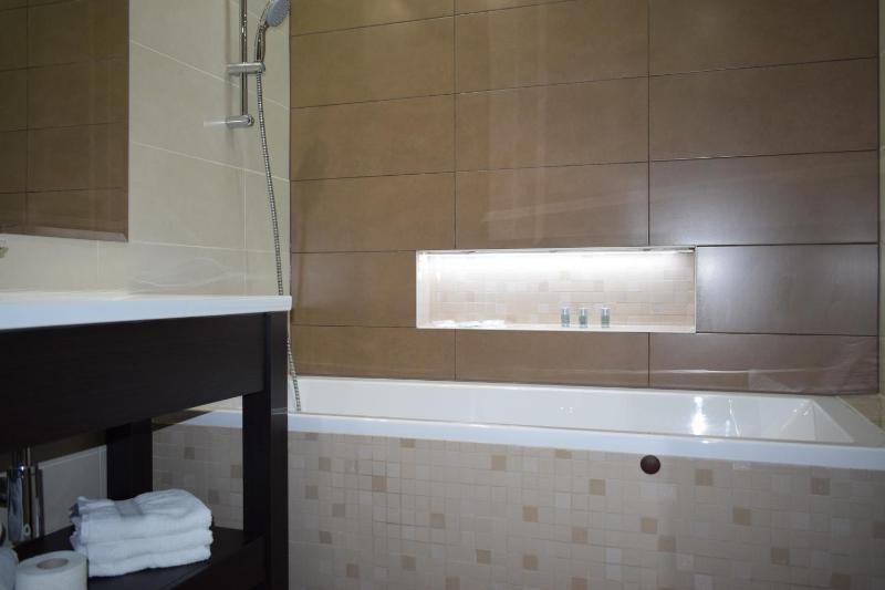 Deluxe Suite image 2