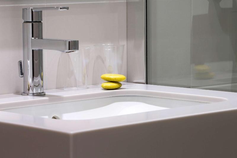 Superior Double Room with Sofa Bed - Non-Smoking image 2