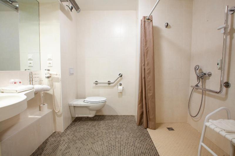 Superior Double Room - Disability Access image 3