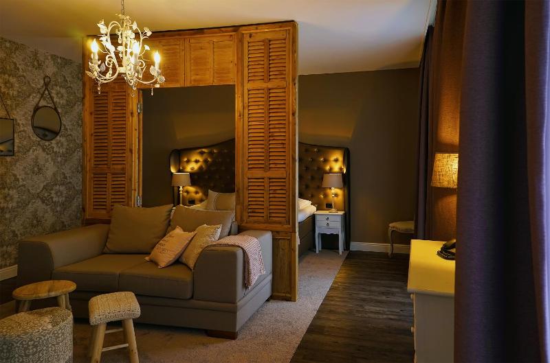 Deluxe Suite image 3