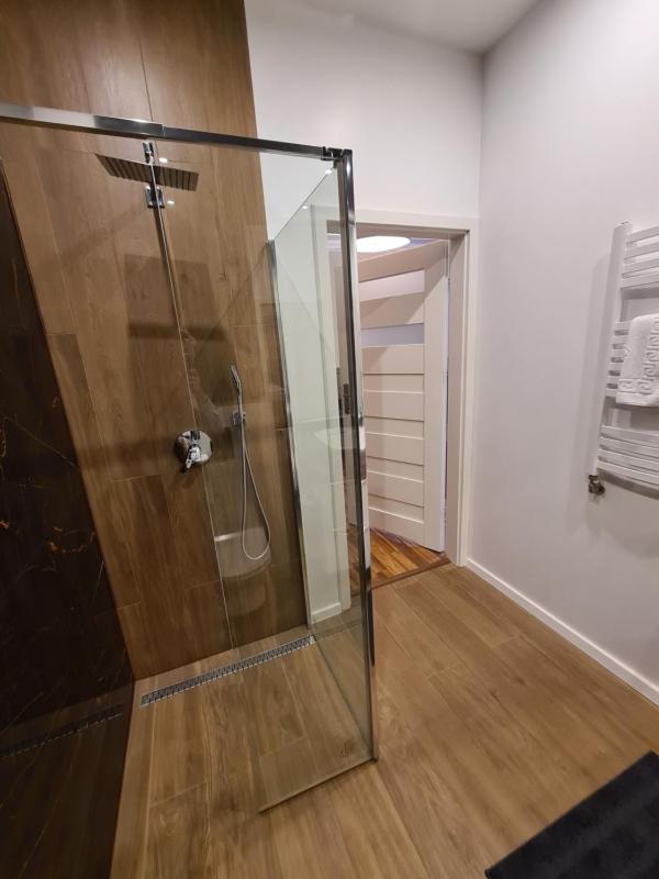 One-Bedroom Apartment image 2