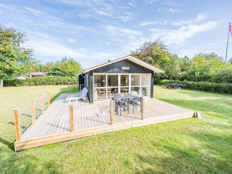 Three-Bedroom Holiday Home  image 2