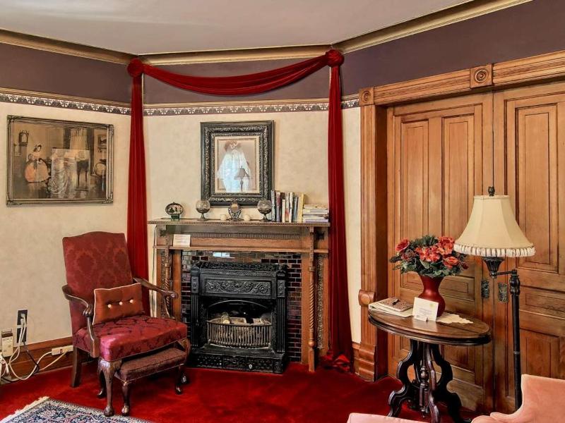 Standard Queen Room image 1