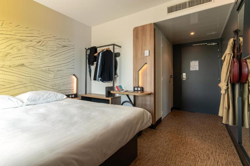 Double Room image 2