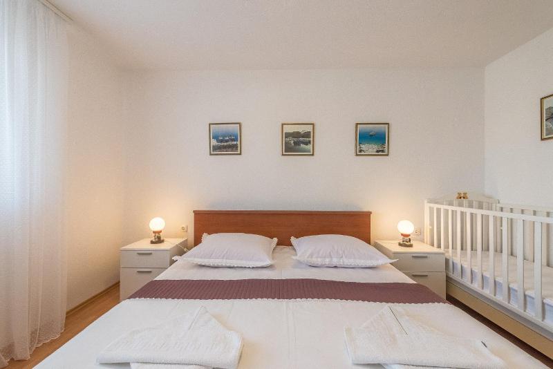 One-Bedroom Apartment image 3
