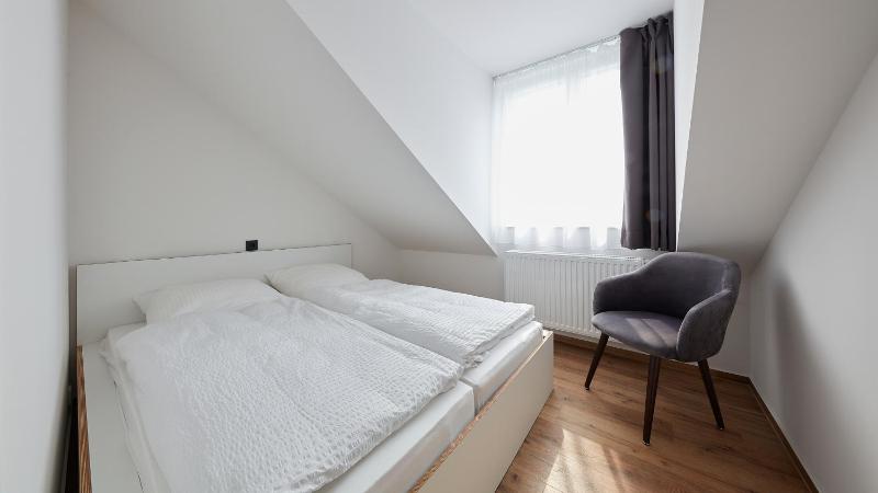 Double Room image 3