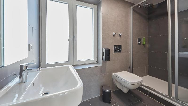 Quadruple Room with Private Bathroom image 2