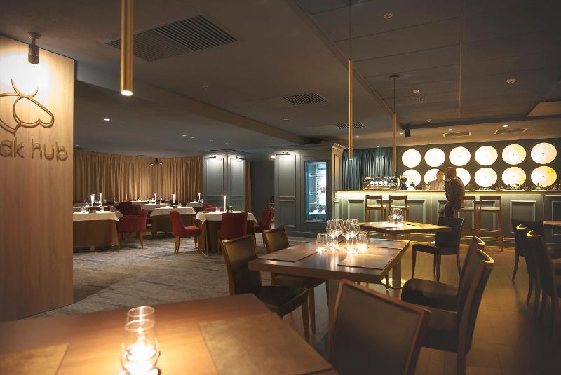 Ramada by Wyndham Oradea - image 26