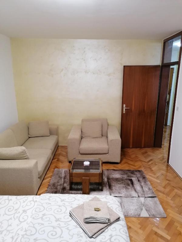One-Bedroom Apartment image 3