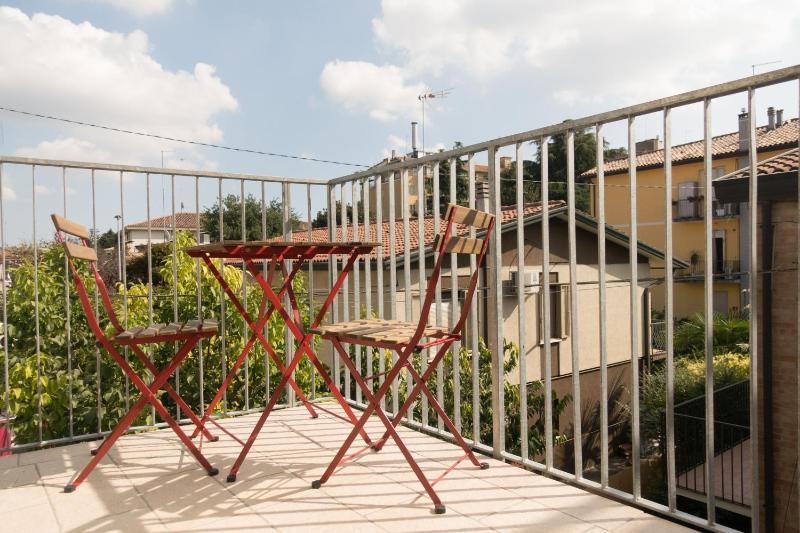 One-Bedroom Apartment image 2