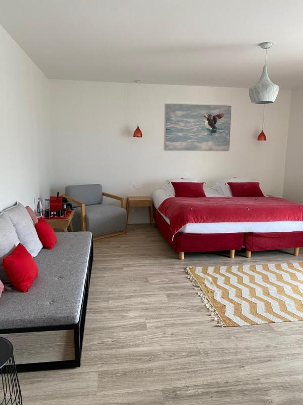 Deluxe Double Room with Side Sea View image 1