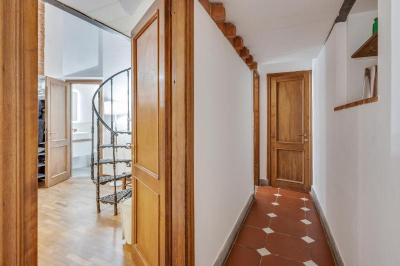 GuestHost - Palazzo Pitti Apartment with Terrace - image 8