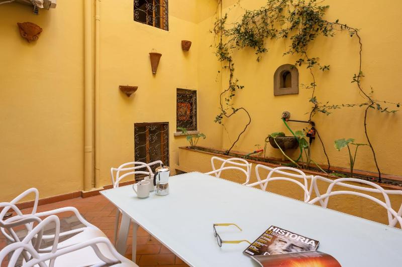 GuestHost - Palazzo Pitti Apartment with Terrace - image 10