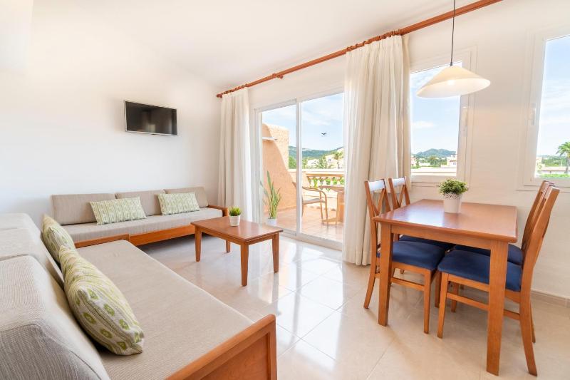 Apartment with Garden View image 3