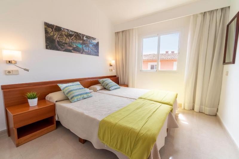 Apartment with Garden View image 4