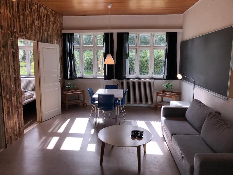 Two-Bedroom Apartment with Private Bathroom and Kitchenette image 1