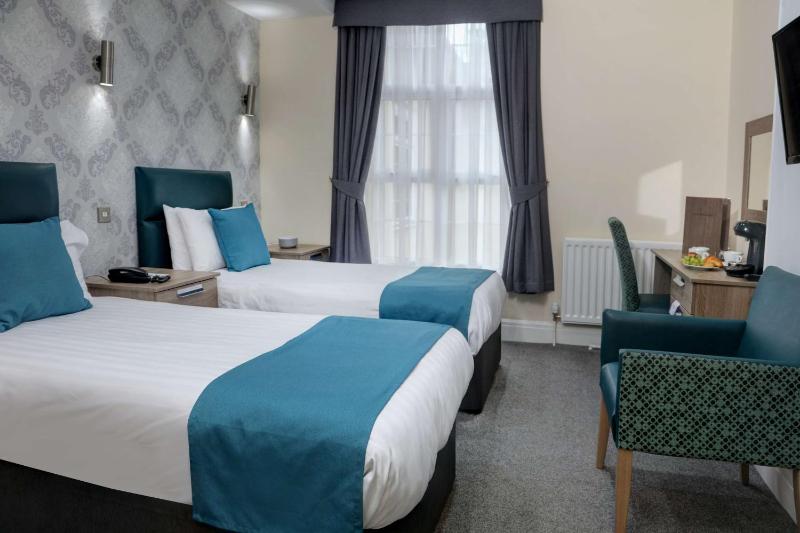 Standard Twin Room with Two Single Beds - Non-Smoking image 1