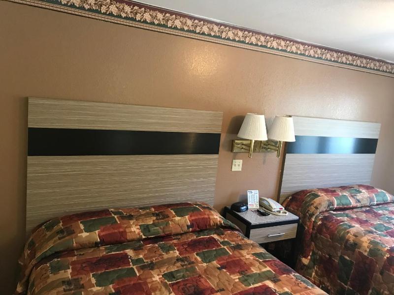 Queen Room with Two Queen Beds image 4