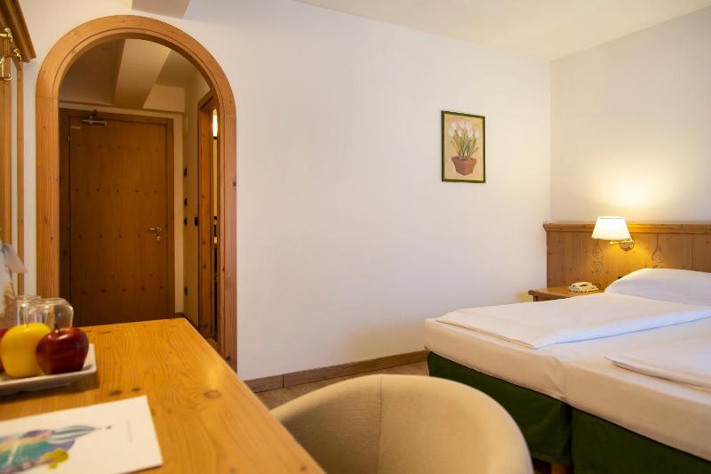 Superior Double or Twin Room image 4