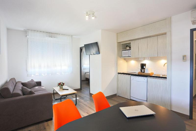 One-Bedroom Apartment image 1