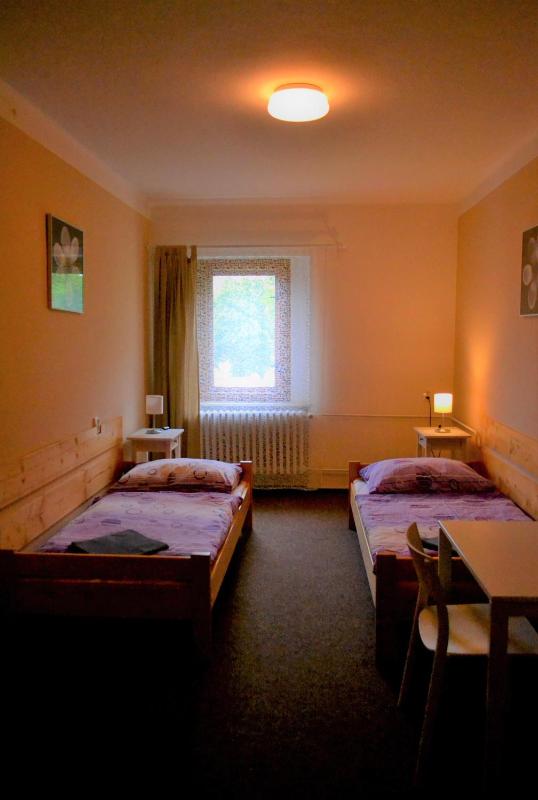 Twin Room with Shared Bathroom image 4