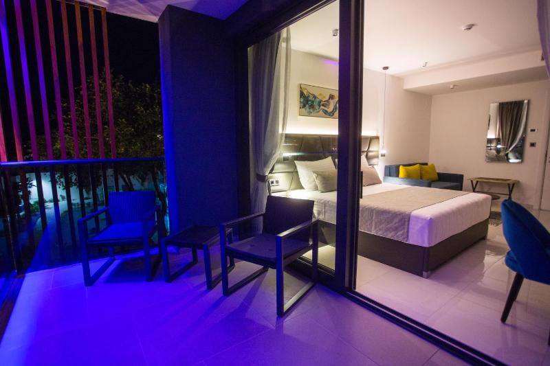 Luxury Double Room with Terrace and Sea View image 4