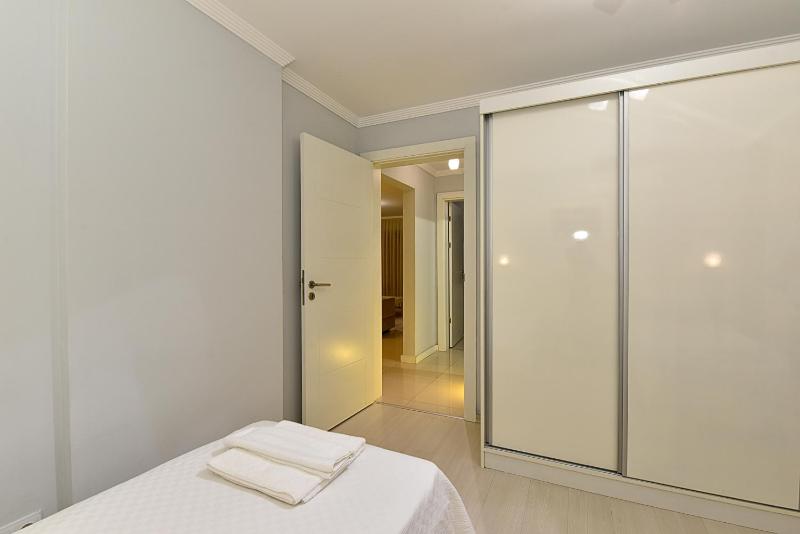 Two-Bedroom Apartment with Sea View image 4