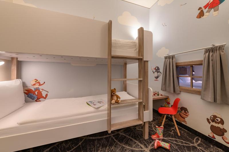 Family Room with Double Bed and Bunk Bed image 2