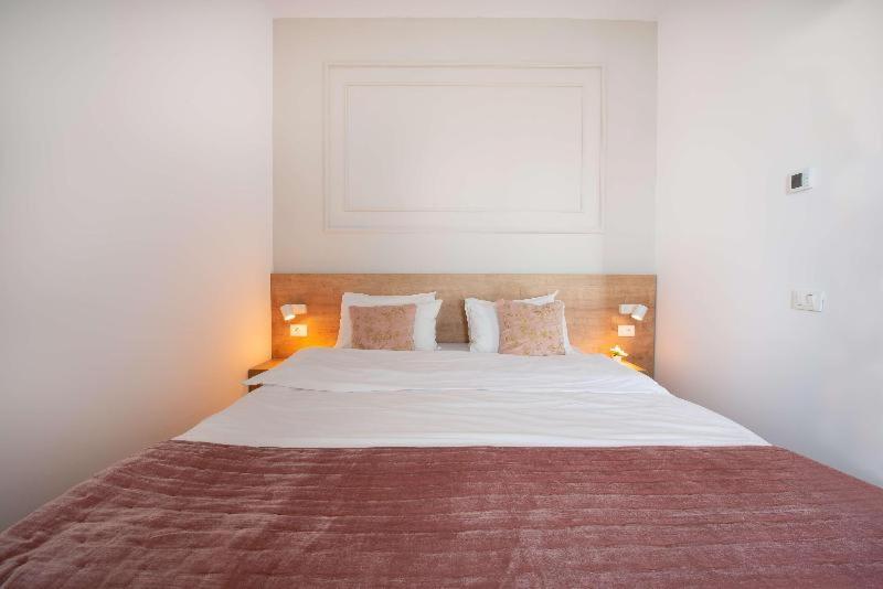 Room #4071215 image 2