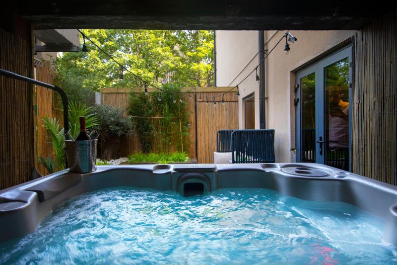 Santa Maria - Two Bedroom Suite with Hot Tub image 4