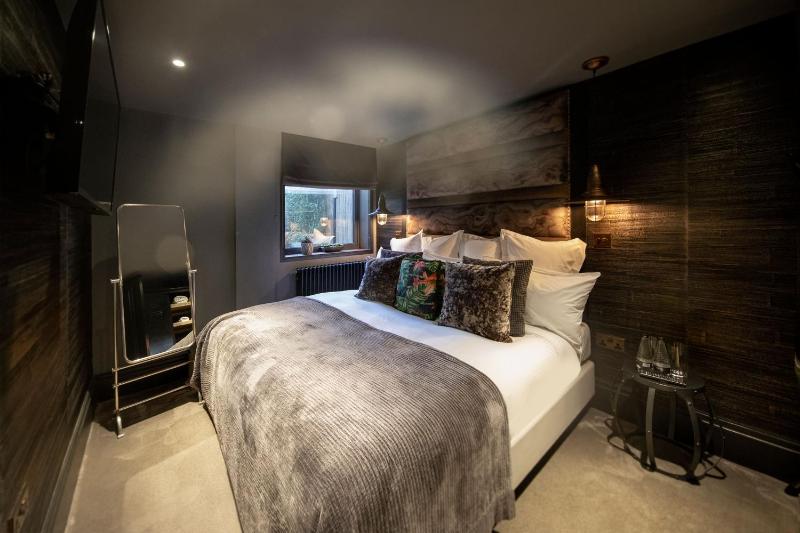 The Bells - Luxury Serviced Apartments - image 17