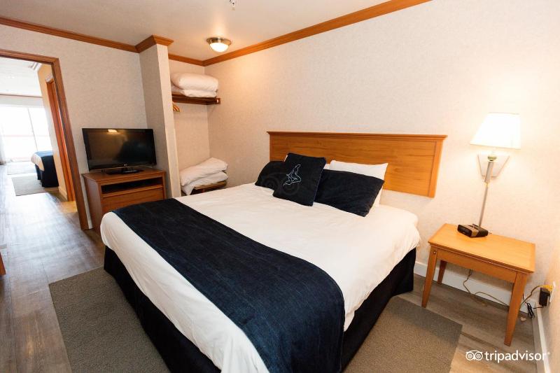 Surftides Hotel - image 19
