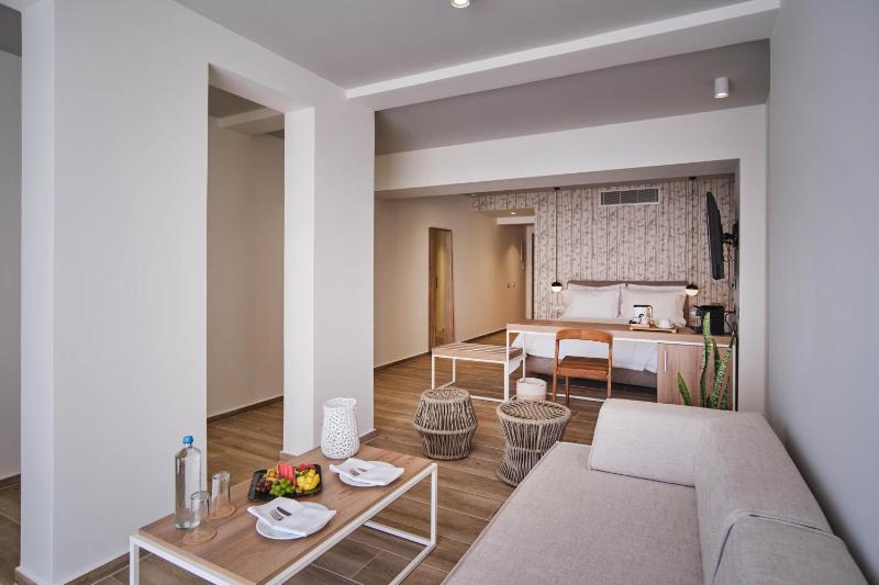 Junior Suite Double with Private Pool image 4