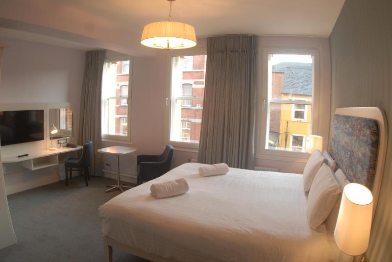 Superior Double Room image 4