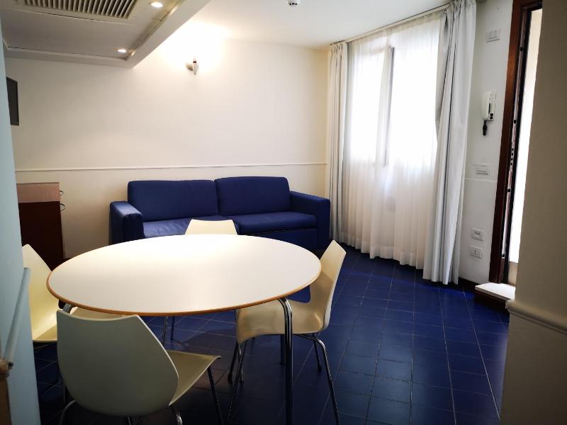 One-Bedroom Apartment image 4